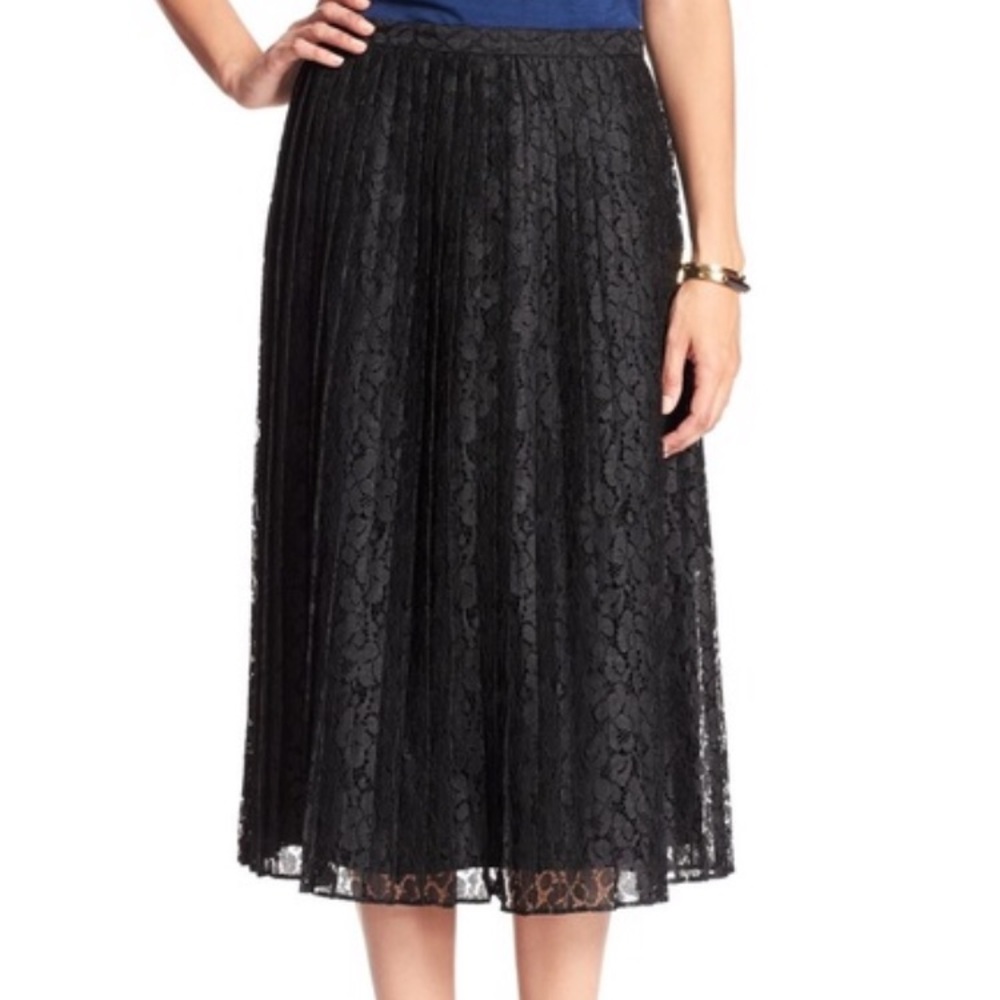Pleated black lace skirt
